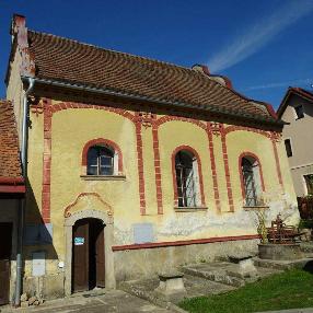 Proměna synagogy v Batelově